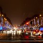 Avenue des Champs-Élysées. Blick vom Place de la Concorde zum Triumphbogen.